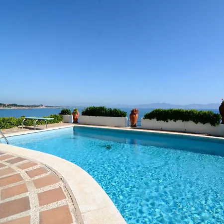 Apartment For Five People In Lescala